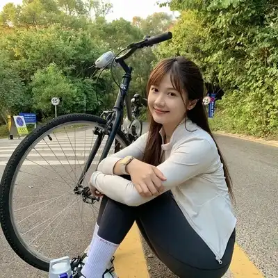 余承彤